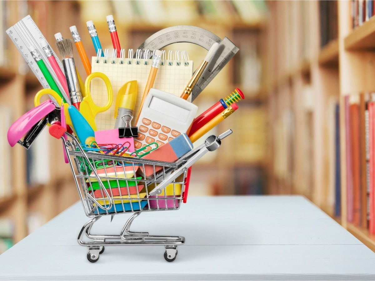 List of the most essential school supplies for college students